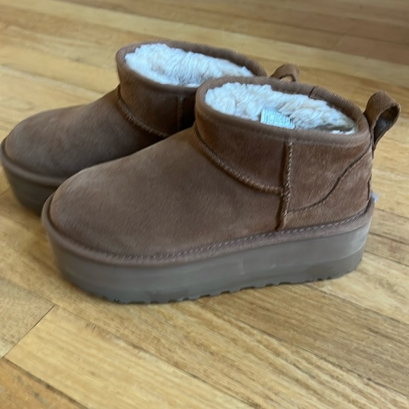 Ugg women’s Classic Ultra Mini Platform chestnut, Sz 6 excellent used condition - Picture 2 of 9